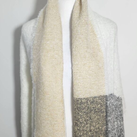 Plaid Colorblock Woven Knit Wrap Scarf with Fringe One Size - Picture 2 of 6